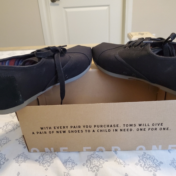 Shoes - Picture 4 of 4